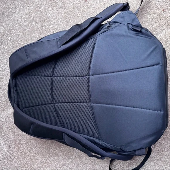 (EUC) Tom Bihn Synik 30 - Black Halcyon Exterior Island Halcyon Interior - Picture 2 of 6